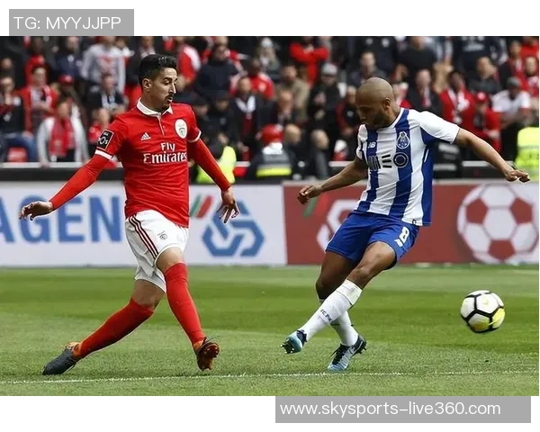 英超激战波尔图大胜莱比锡红牌事件引发全场热议与争议