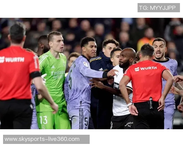 德甲精彩对决利物浦大胜曼城神奇扑救引发争议判罚全场沸腾