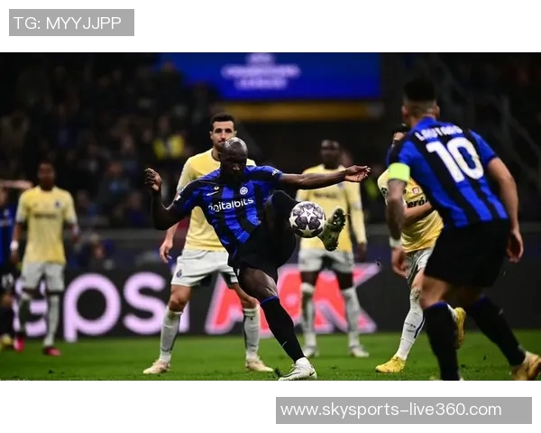 国王杯激战尤文图斯逆转曼联神扑成比赛转折点引爆全场热情 国王杯激战尤文图斯逆转曼联神扑成比赛转折点引爆全场热情