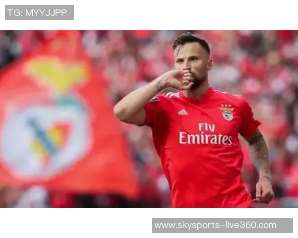 意甲焦点战：本菲卡与AC米兰激战成平红牌事件引发全场热议