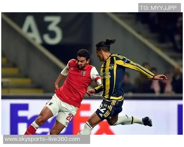 世界杯本菲卡与莱比锡战成平局红牌争议引发全场热议